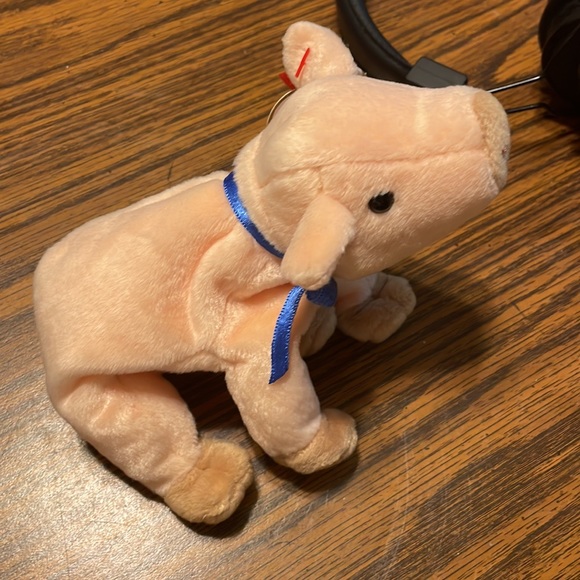 Knuckles the pig small ty beanie baby in excellent condition tag is perfect - Picture 2 of 7